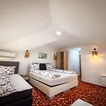 Mahala - Boutique Near Old Town Guest house